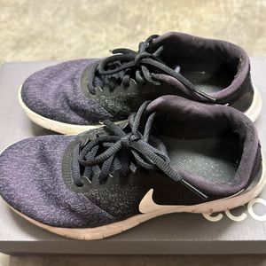 Nike Women's Flex Plus Special Edition Running Shoe Size 7.5 Sneaker Black/White